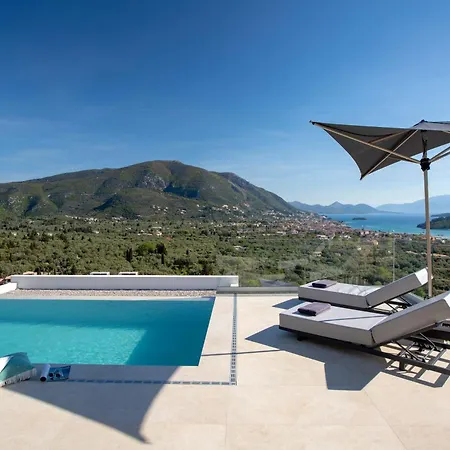 Apartment Pothos - Afroditi Collection